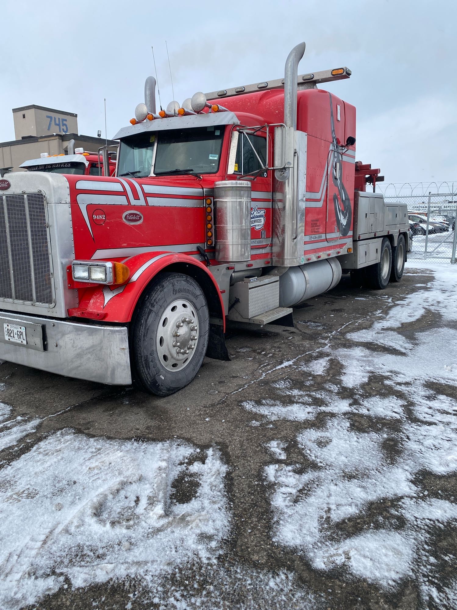 24 hour towing service in chatham-kent